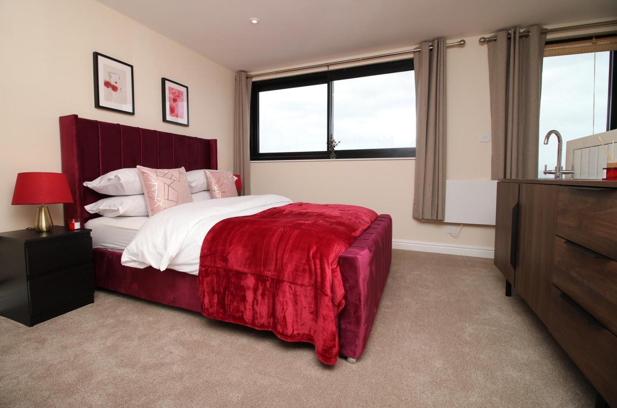 Luxury 4 Bedroom 4 Ensuite Home In Penarth คาร์ดิฟฟ์ ภายนอก รูปภาพ