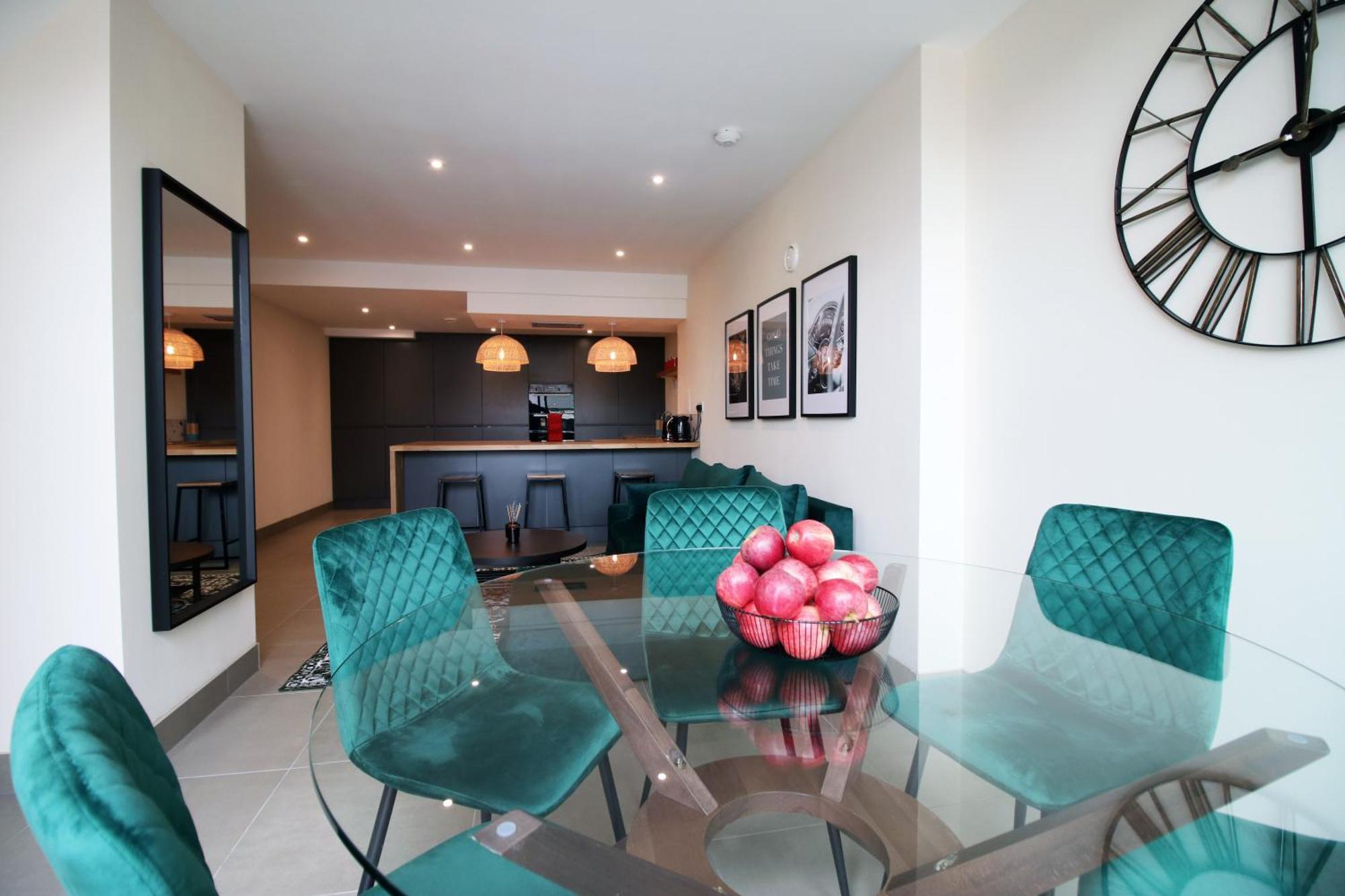 Luxury 4 Bedroom 4 Ensuite Home In Penarth คาร์ดิฟฟ์ ภายนอก รูปภาพ