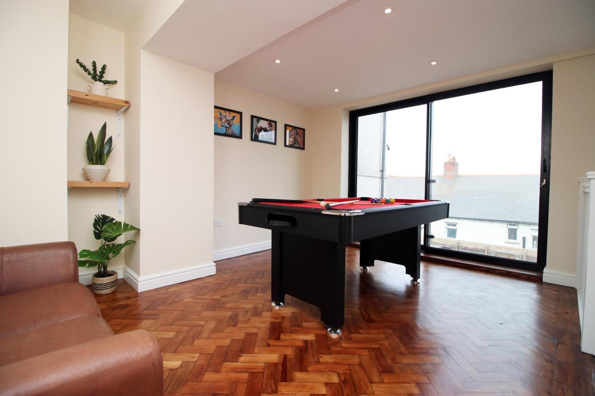 Luxury 4 Bedroom 4 Ensuite Home In Penarth คาร์ดิฟฟ์ ภายนอก รูปภาพ