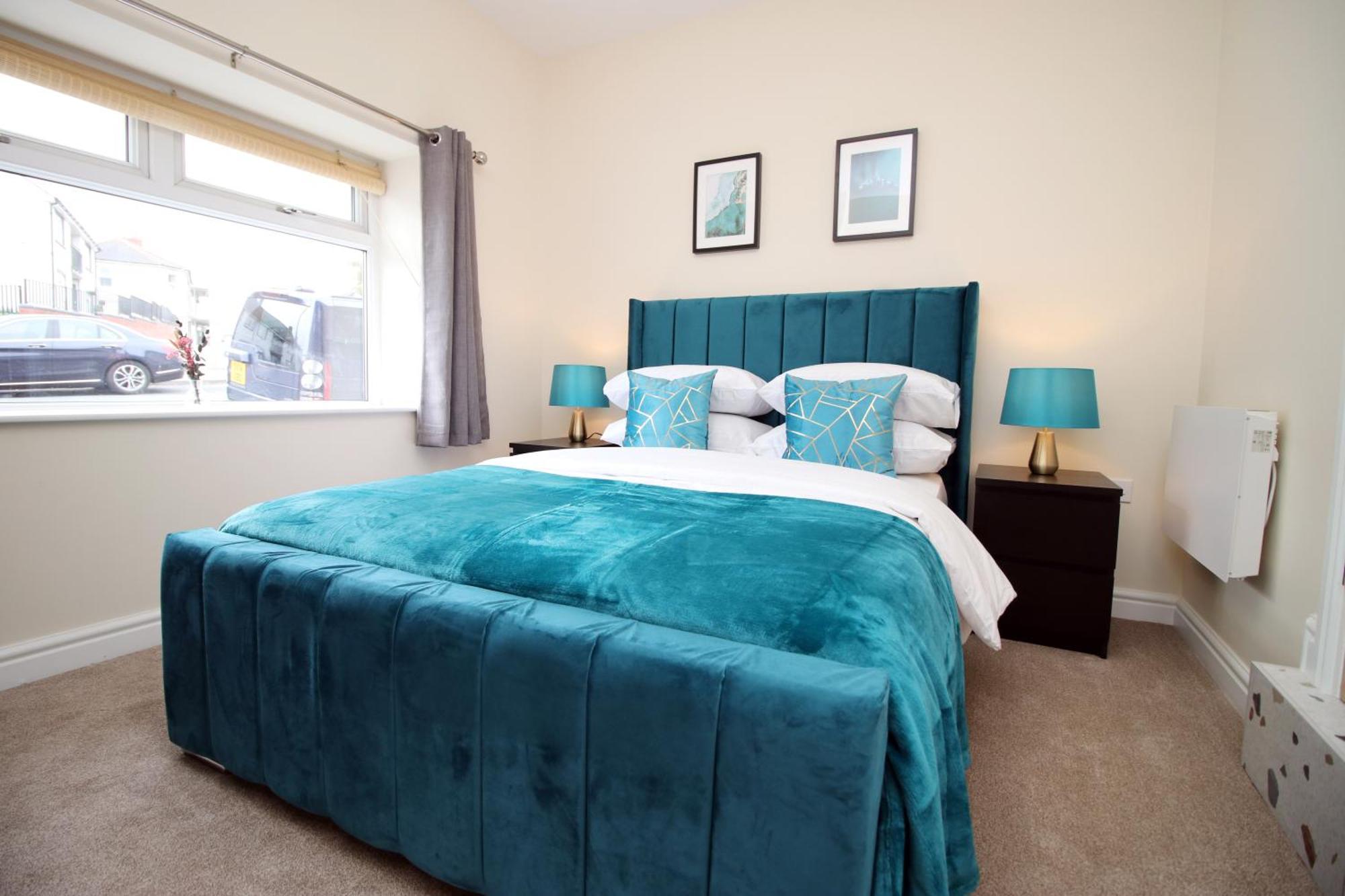 Luxury 4 Bedroom 4 Ensuite Home In Penarth คาร์ดิฟฟ์ ภายนอก รูปภาพ